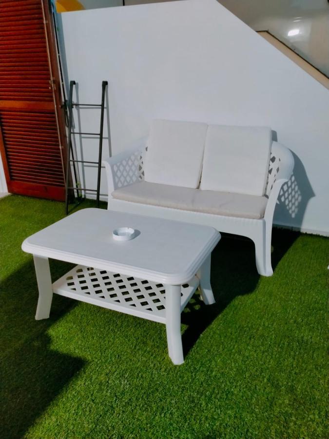 Soleil Con Piscina E Campo Da Tennis Condominiale Holiday home