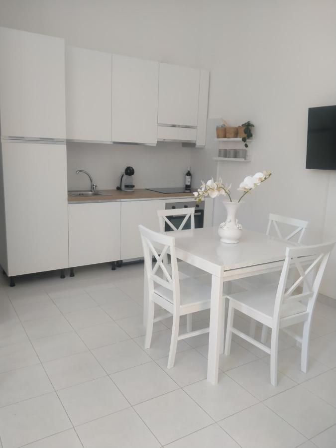 Soleil Con Piscina E Campo Da Tennis Condominiale Ferienhaus Villasimius
